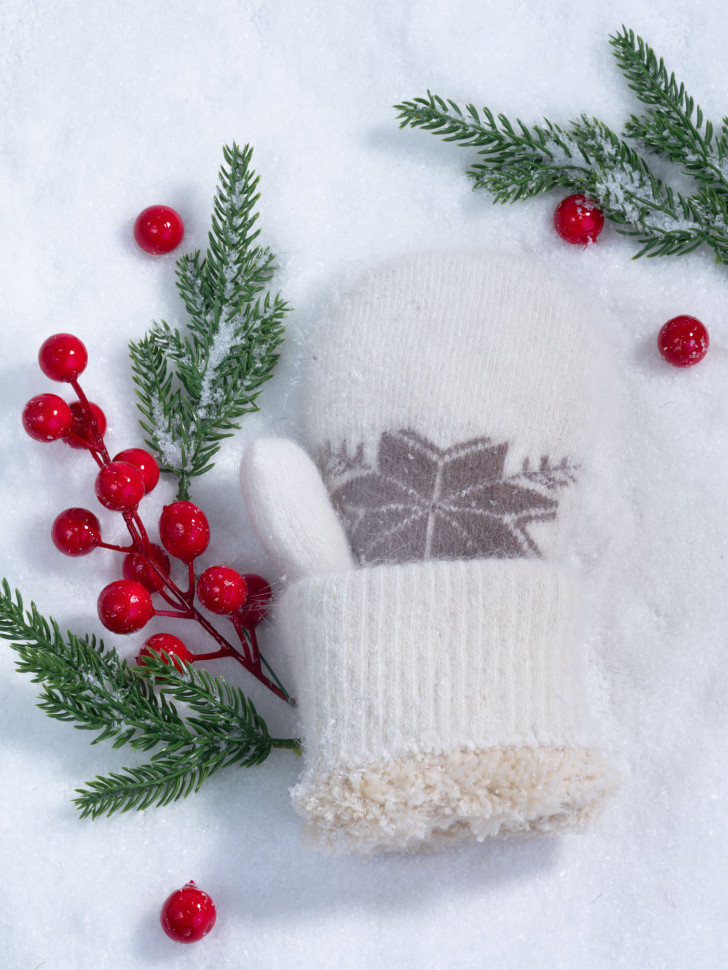 Варежки женские Корона 3046 молочные