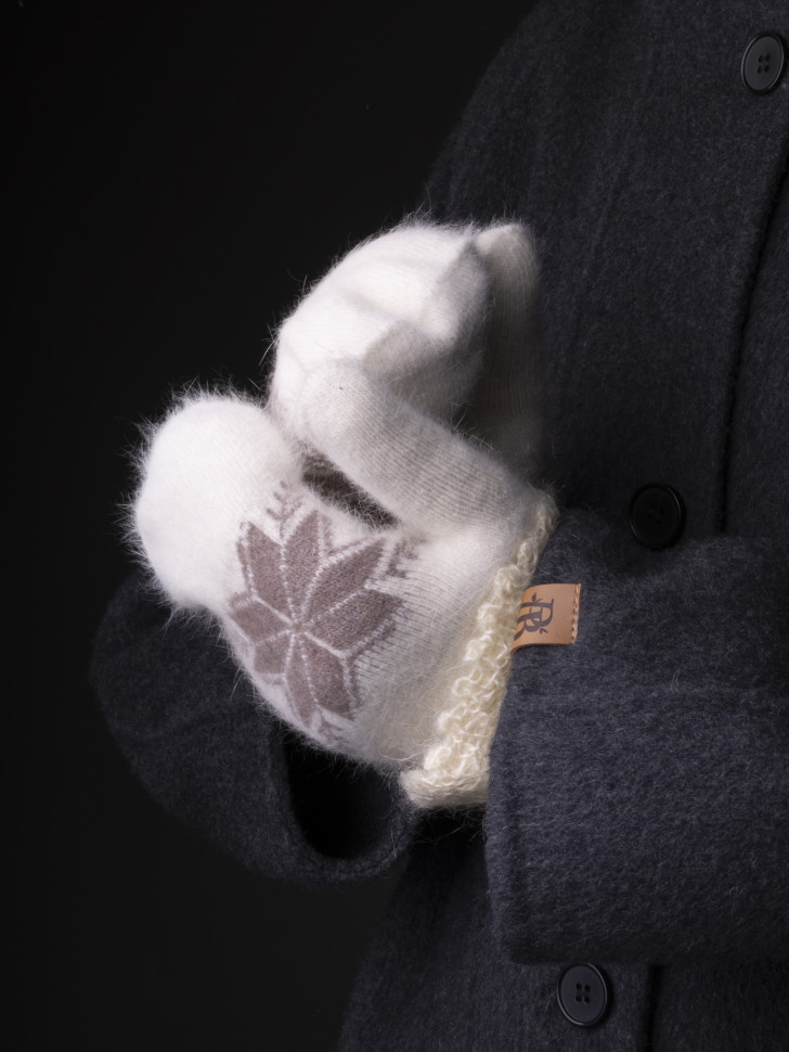 Варежки женские Корона 3046 молочные