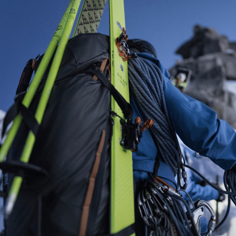 Туристический рюкзак Thule Stir Alpine 40L 3204502 Obsidian